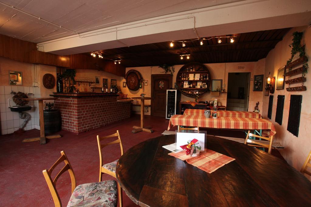 Weingut Pension Gibbert-Pohl Briedel Ruang foto