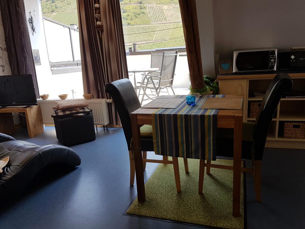 Weingut Pension Gibbert-Pohl Briedel Bagian luar foto